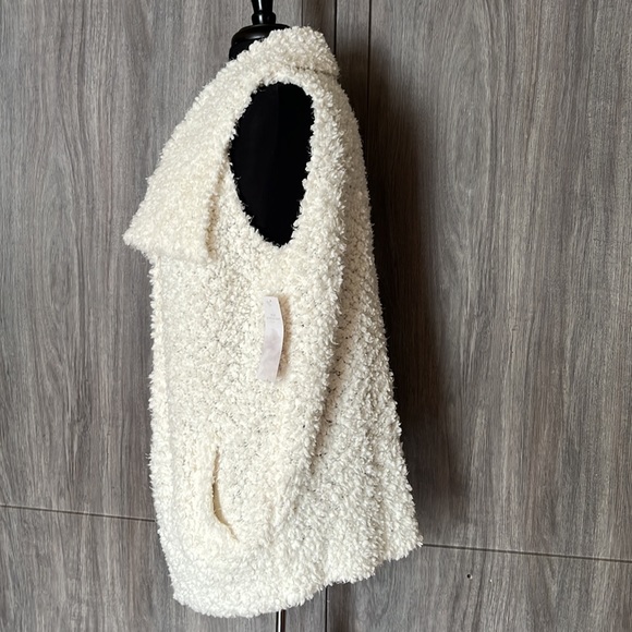 NEW DIRECTIONS Vest - Picture 5 of 11